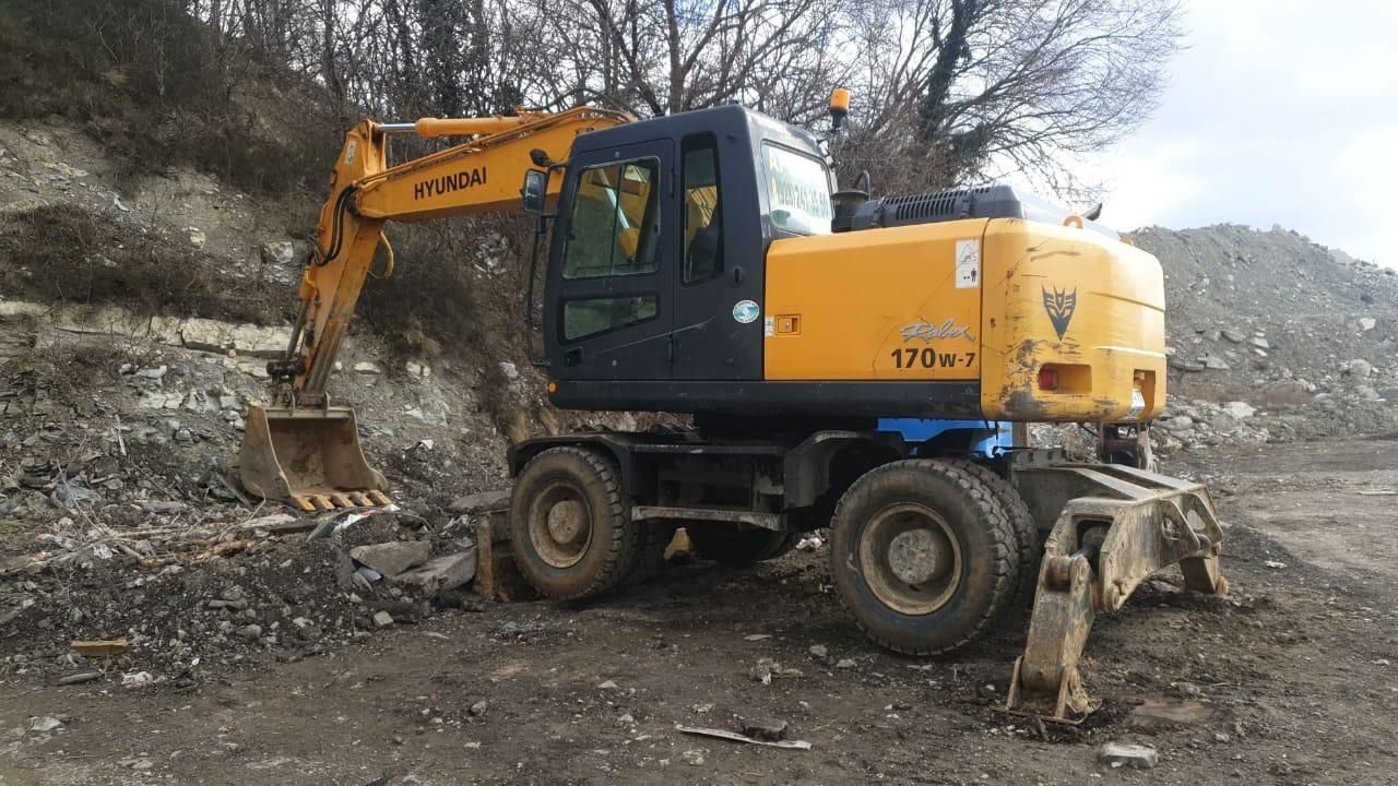 Экскаваторщик краснодарский край. Hyundai r170w. Хендай r170w-7. Экскаватор Hyundai r170w-7. Хундай 170 w-7.